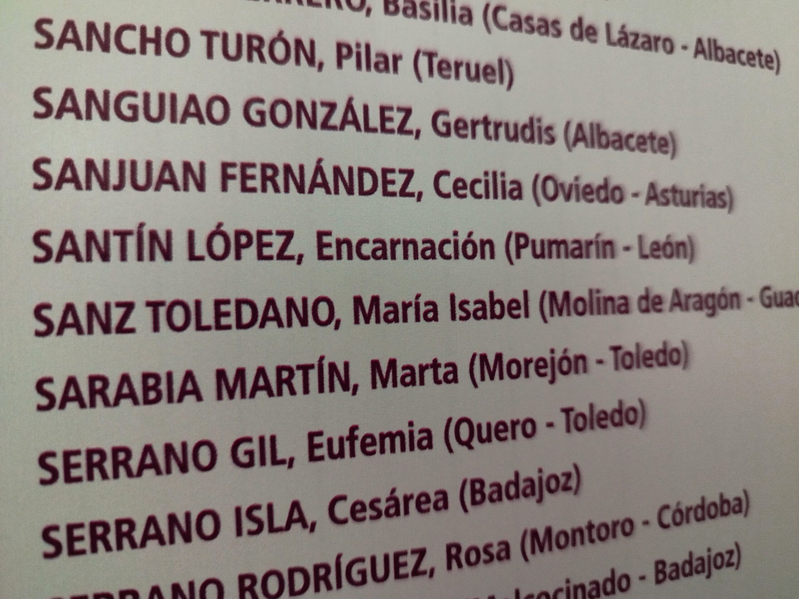 fotografía actual del listado con los nombres de las presas